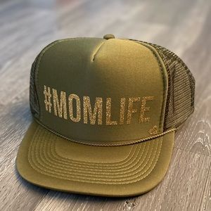 Trucker hat - #momlife